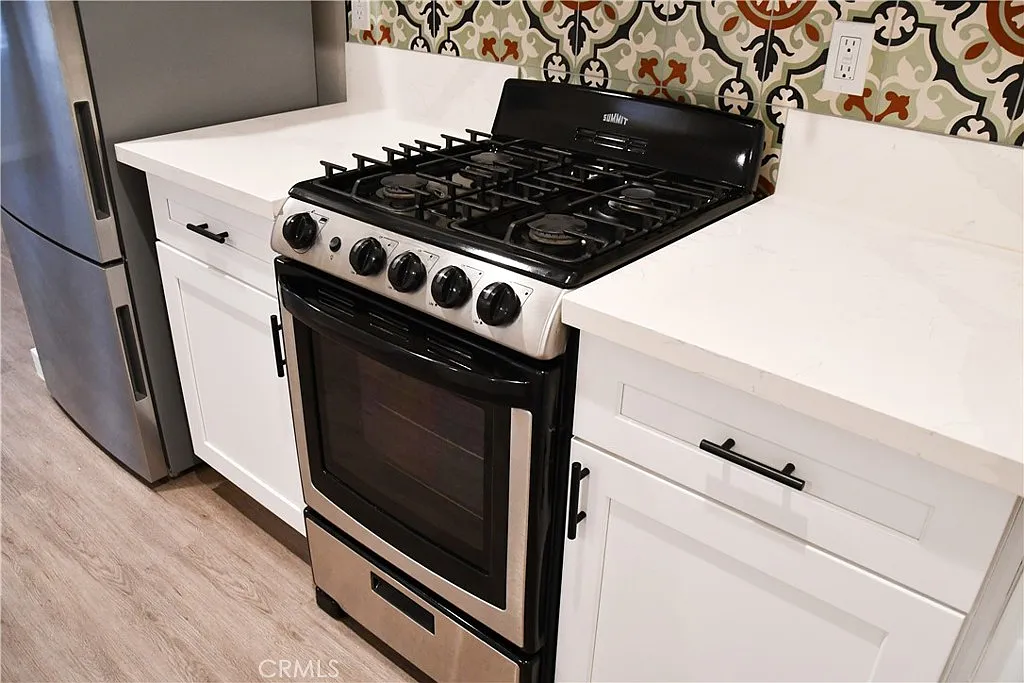 1 bed, 500 sqft, $2,350 — Photo 4