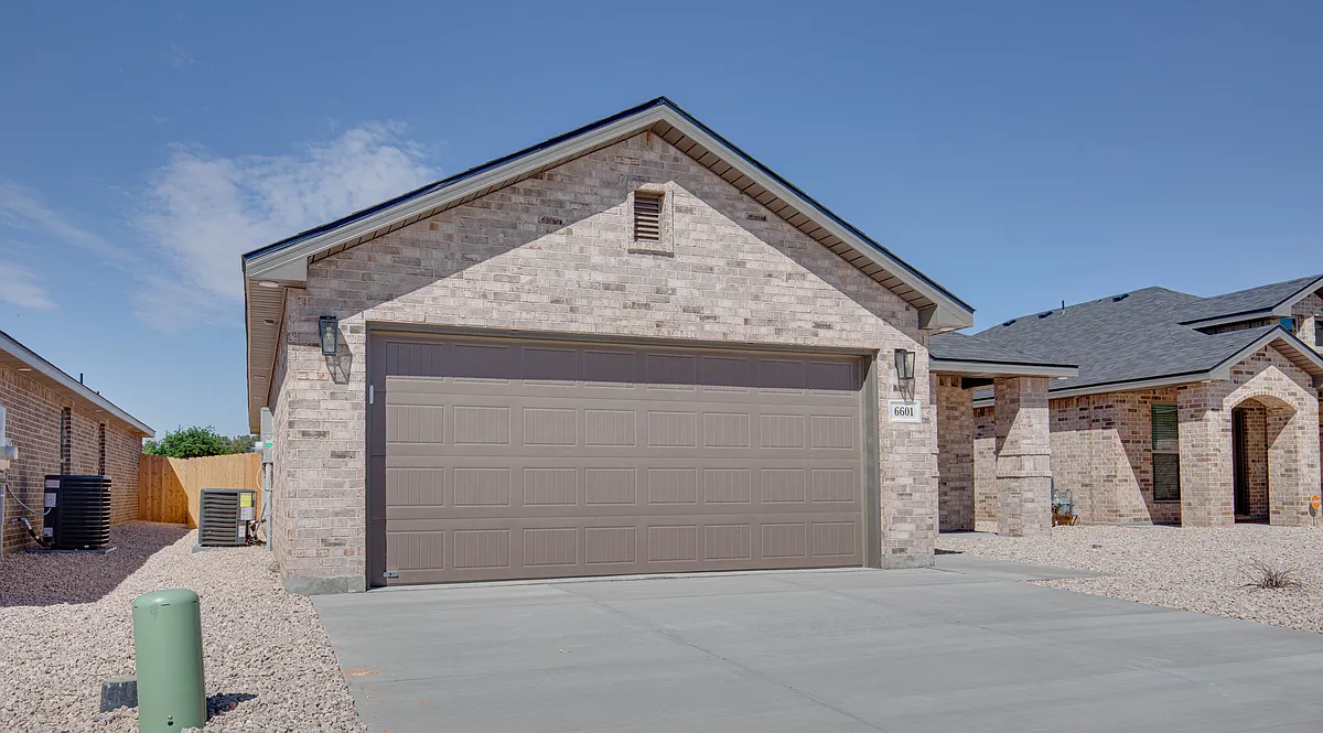 Building Photo - 6601 Poppy Dr