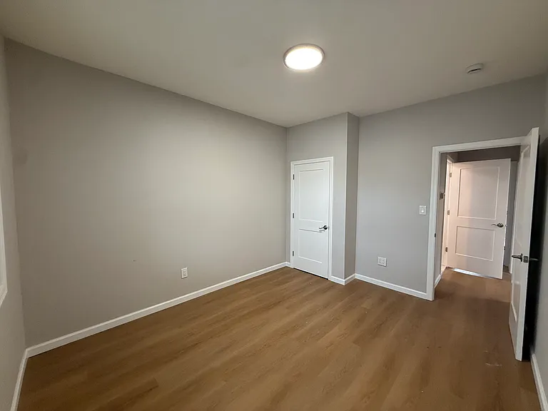 814 Hessian Ave — Photo 11