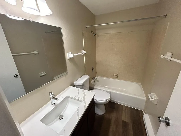 230 S Division St #14 — Photo 7