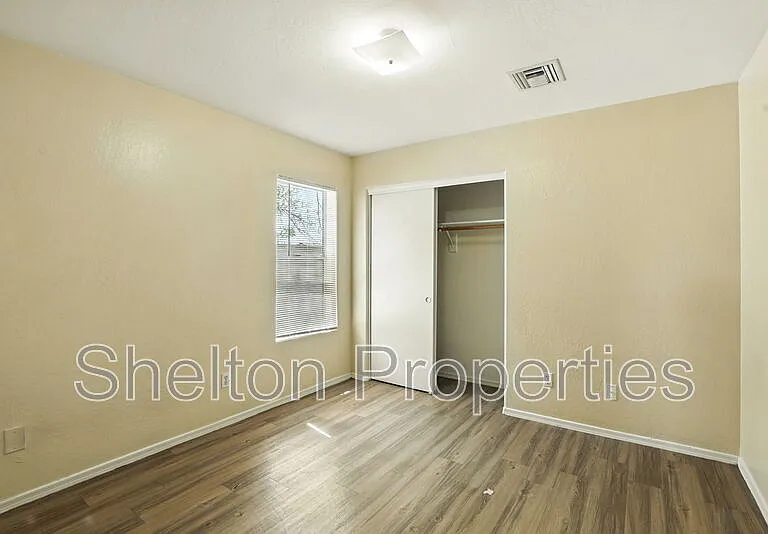 345 N 15th St — Photo 11