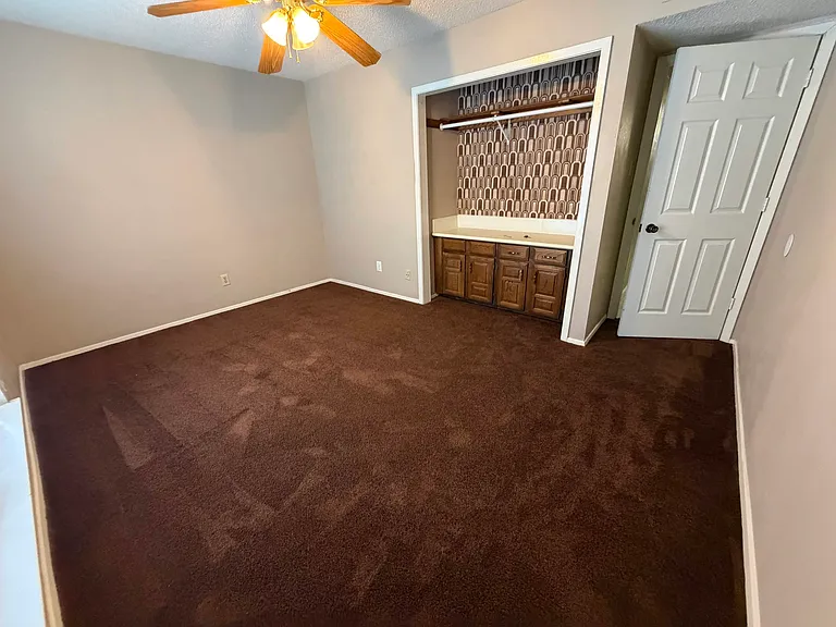 3902 Hardwood Ct — Photo 14