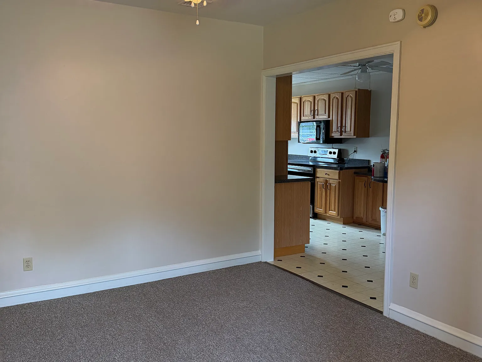 3072 N Reading Rd — Photo 1