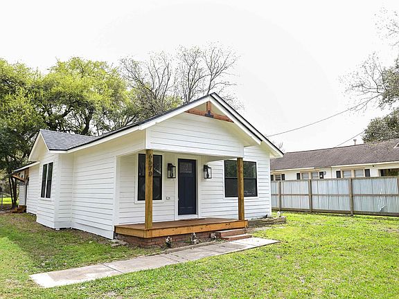 3rd image of 6570 Howe St