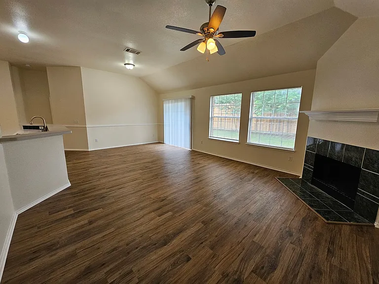 4320 Palmdale Dr — Photo 32
