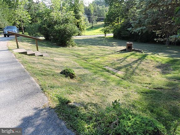 3rd image of 69 Old Trail Way
