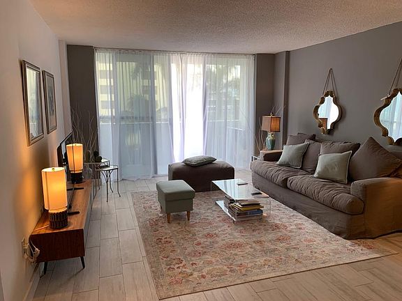 2nd image of 800 West Ave #520-1