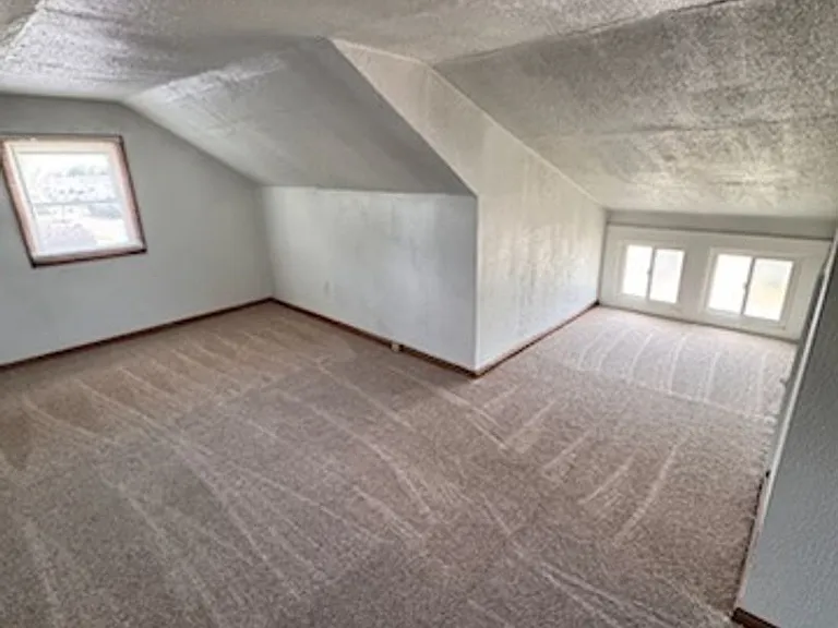 833 Lawrence Ave — Photo 16
