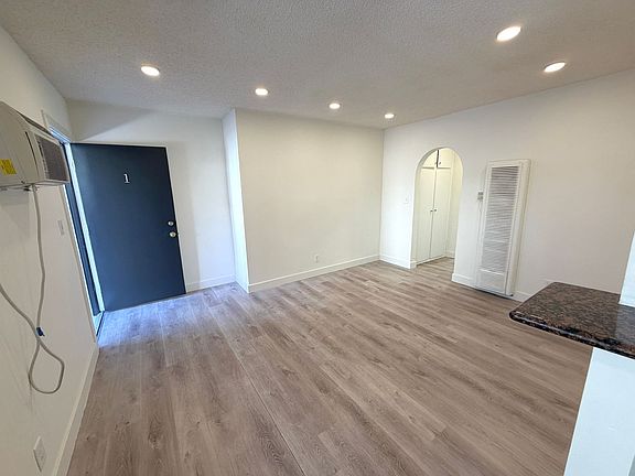 5th image of 12721 Matteson Ave APT 1