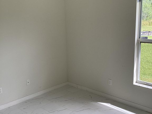 2nd image of 1785 SW Bradway Ln