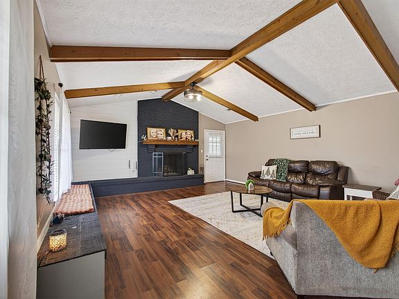 3rd image of 2240 Temple Rd