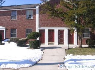 27 B Henrickson, Hempstead, NY 11550