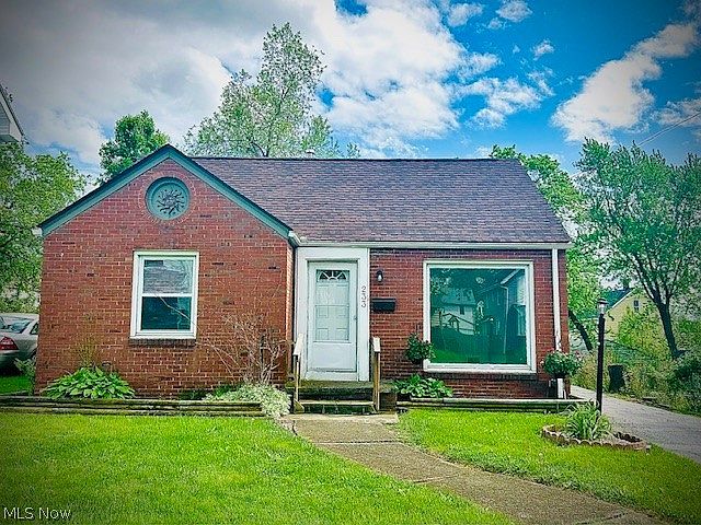 1st image of 233 E Main St SE