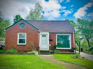 233 E Main St SE, Girard, OH 44420