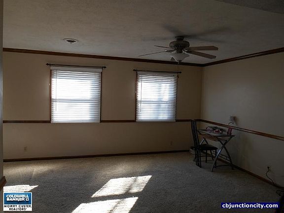 3rd image of 415 S Kiowa Ct