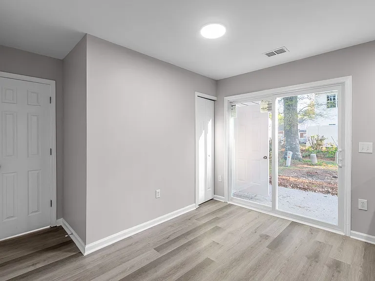 7819 Petrea Ln — Photo 20