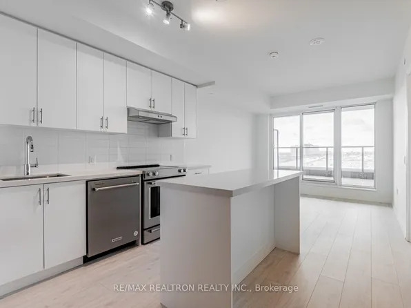 8960 Jane St #230, Vaughan, ON L4K 2M9