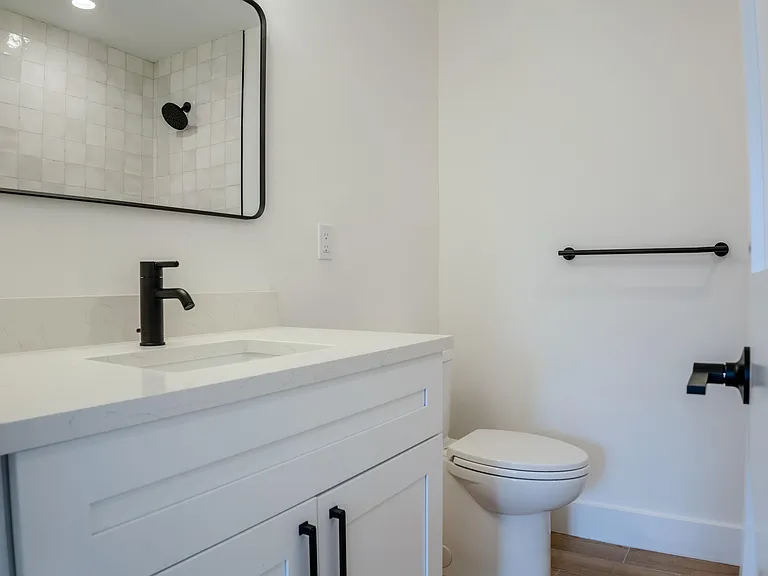 238 SE 1st Ave #10 — Photo 5