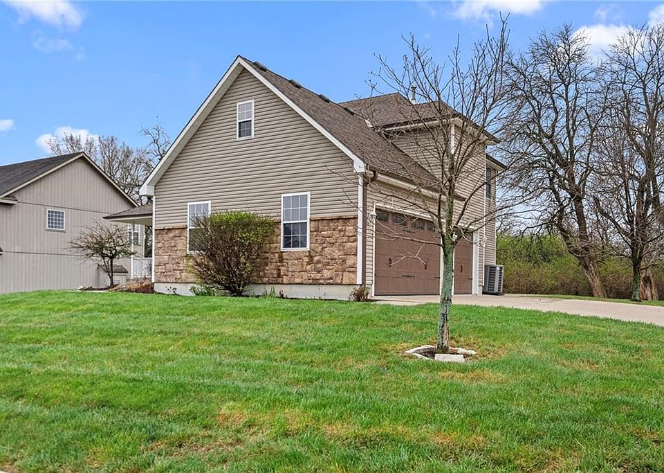 2213 SW Chase Dr, Lees Summit, MO 64082 | Zillow