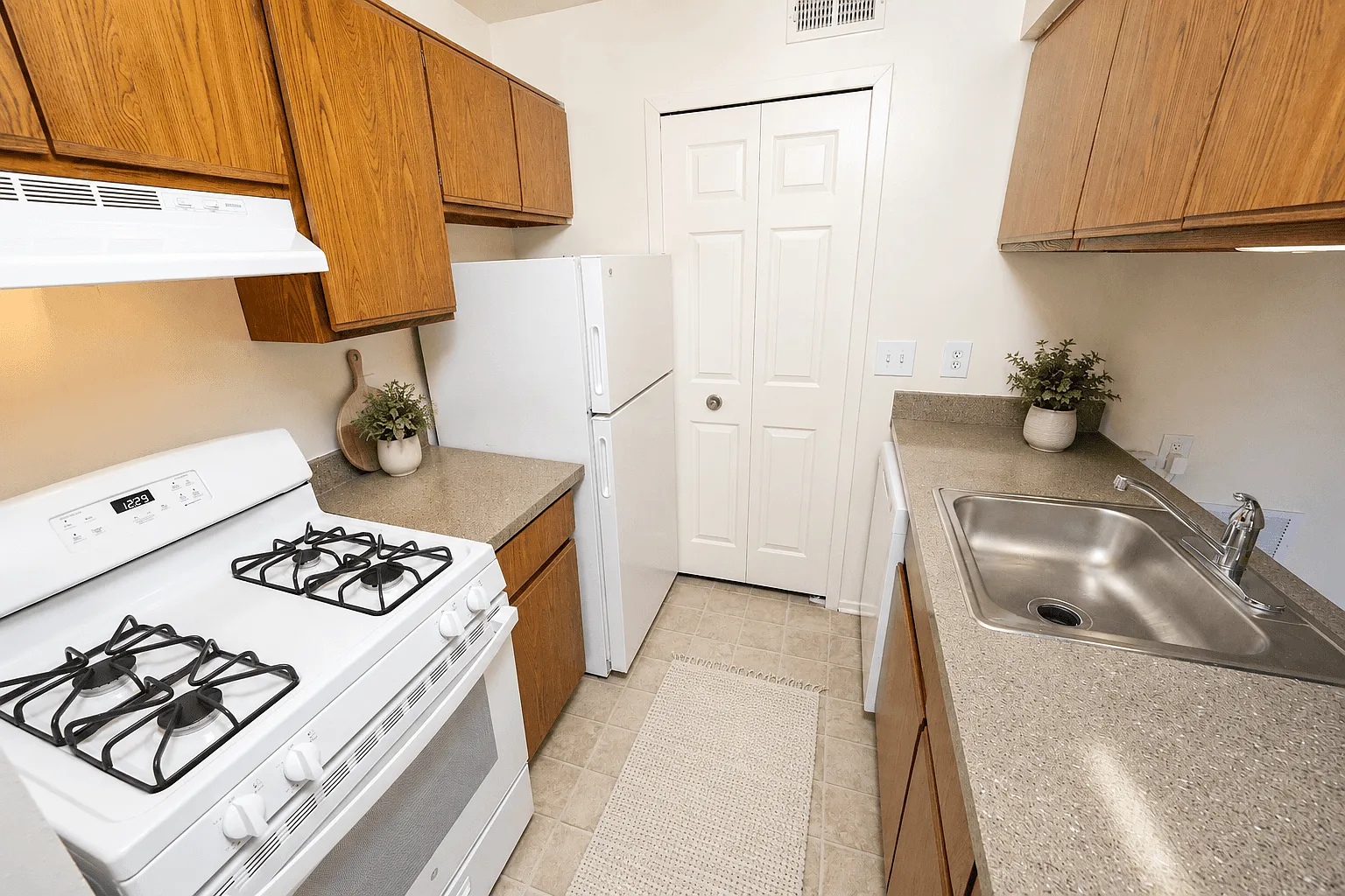 Stone Ridge Apartments — Photo 3