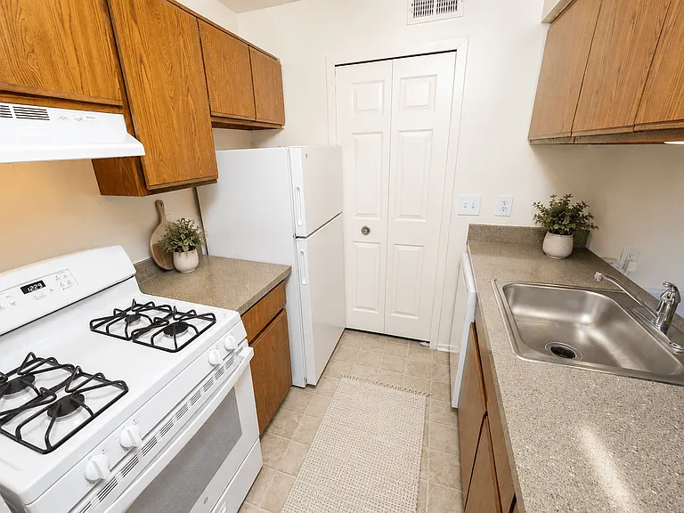 Stone Ridge Apartments — Photo 3