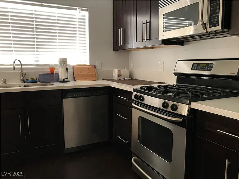 5423 Dancing Bear Dr — Photo 14