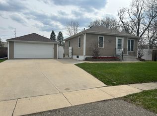 211 E Main St, Dodge Center, MN 55927