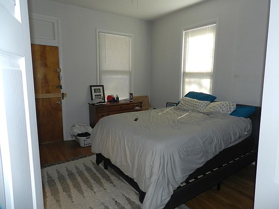 2nd image of 517 W Arlington Pl #2W