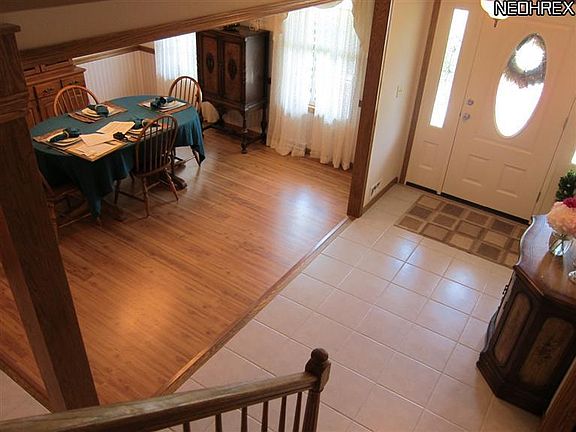 3rd image of 10075 Foxwood Dr