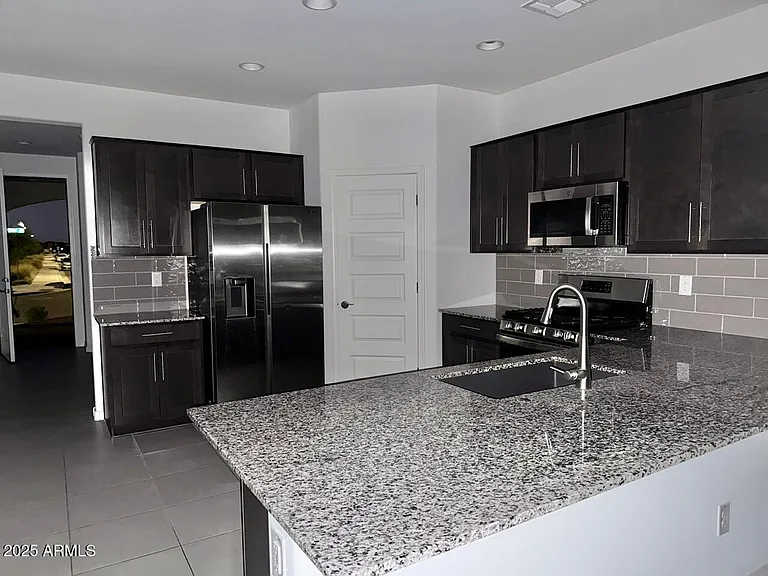 8905 W Orange Dr — Photo 5