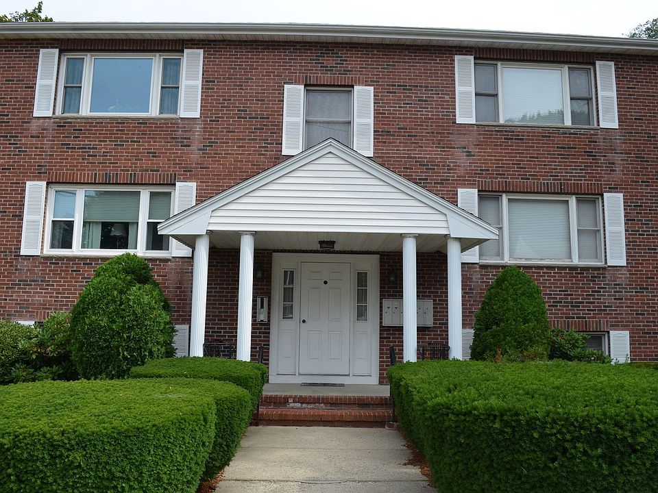 1st image of 22 Roosevelt Rd APT 4
