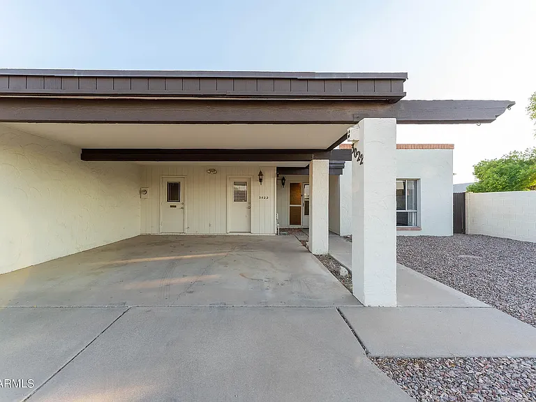 3022 S Country Club Way — Photo 2