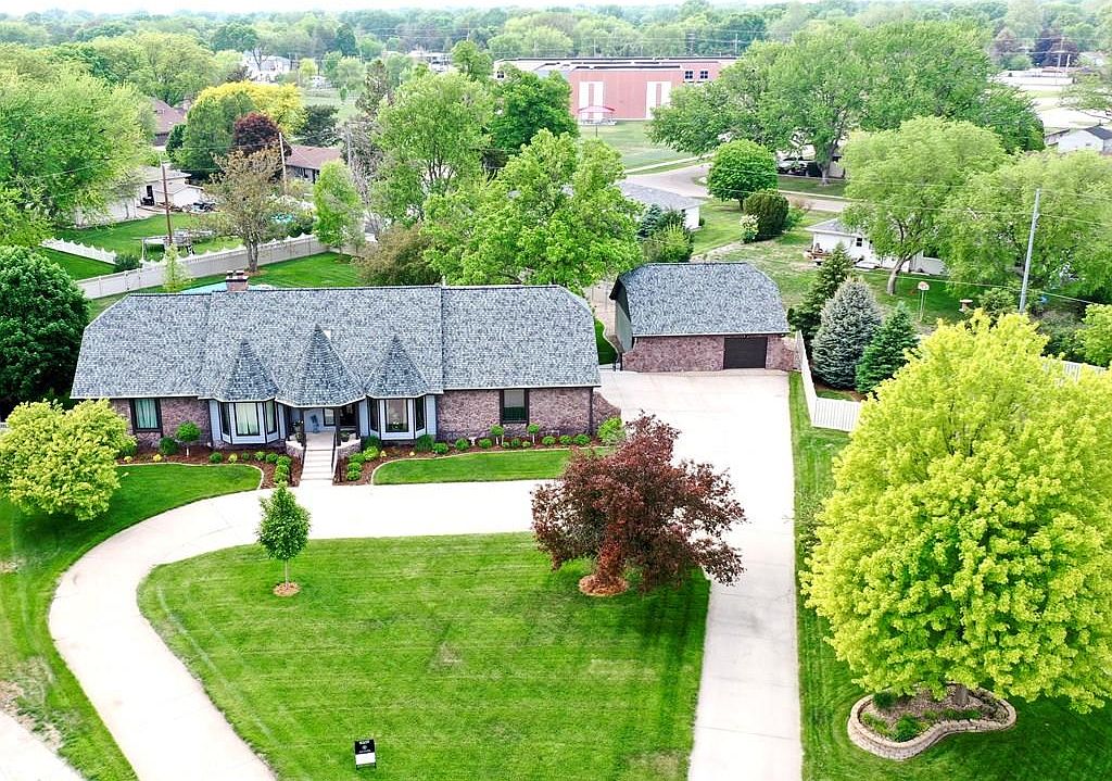 1610 Parkview Dr, Grand Island, NE 68801 MLS 20230198 Zillow