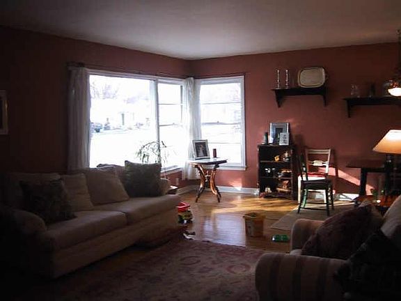 2nd image of 5755 N Primrose Ave