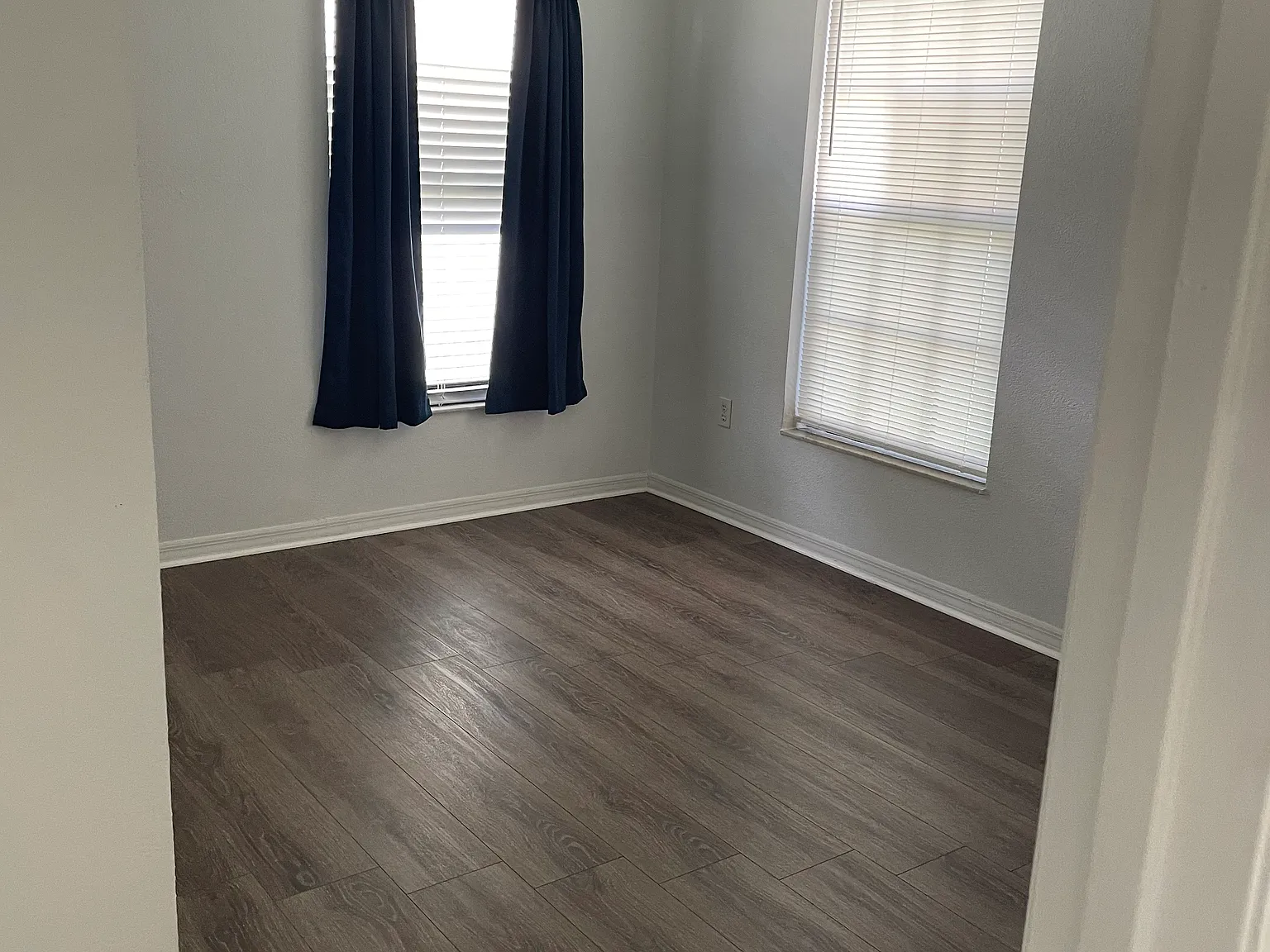 3817 Long Grove Ln — Photo 3