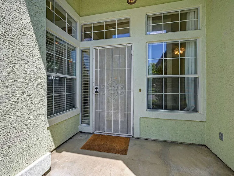 1690 Gill Dr — Photo 3