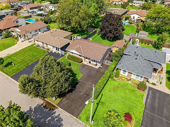 5th image of 17 Acadia Cres