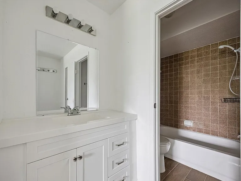 768 Memorial Mews St #1 — Photo 10