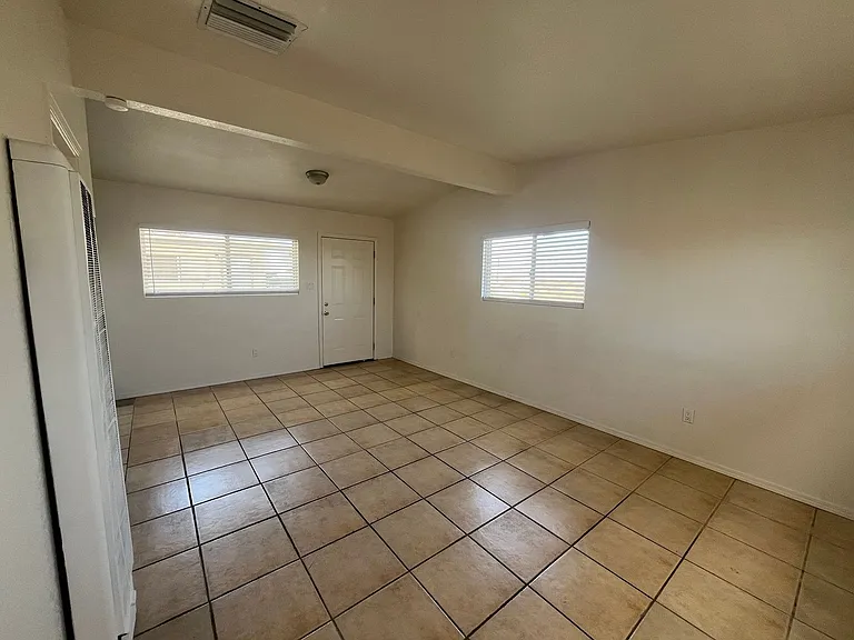 P170 — Photo 24