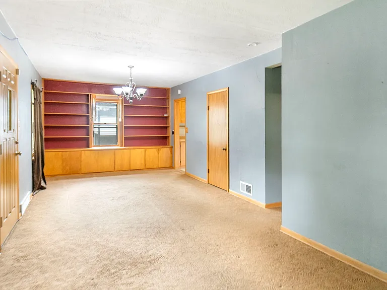 3310 Rownd St — Photo 9