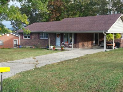 105 Forest Hill Dr, Irvine, KY, 40336
