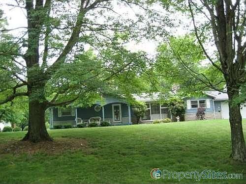 1st image of 89 Woodlawn Dr