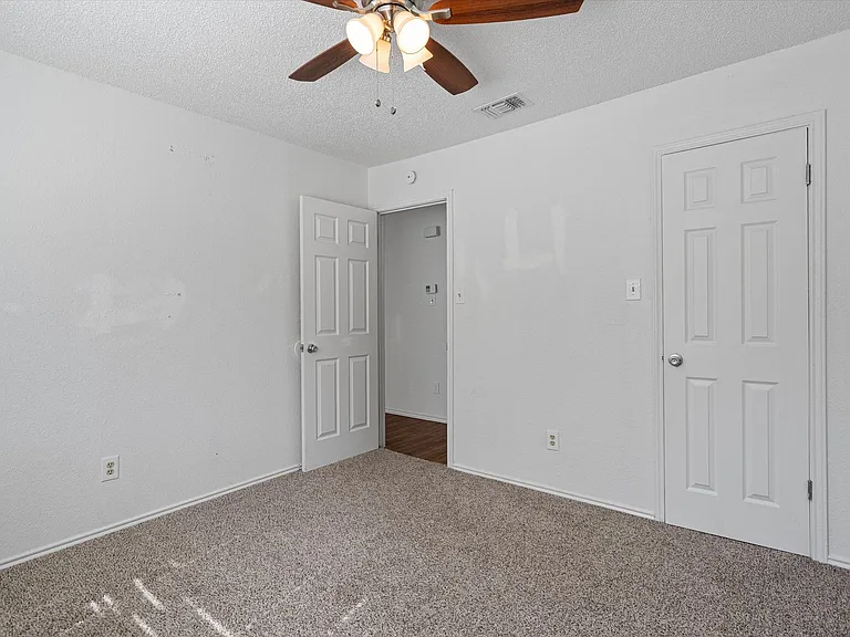 5501 Spring Meadow Rd #B — Photo 3