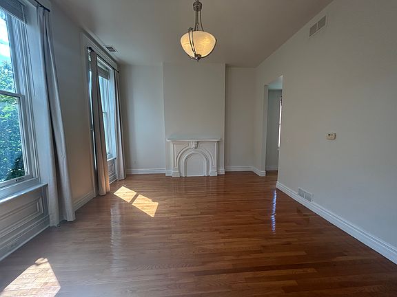 Living/dining room