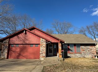 504 W Utica Pl, Broken Arrow, OK 74011