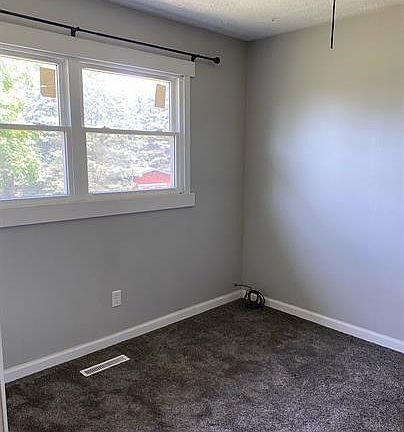 3rd image of 5356 Plaza Ave #1