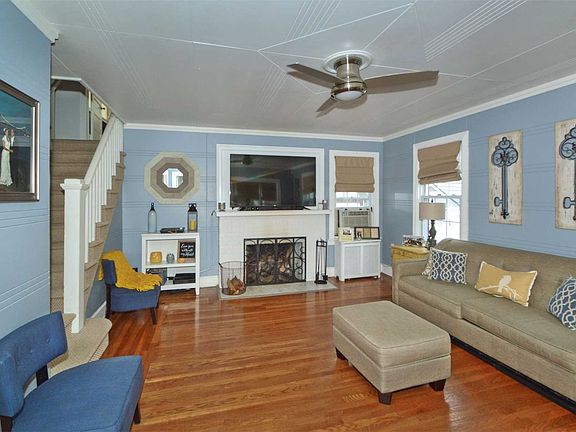 3rd image of 740 Stanton Ave