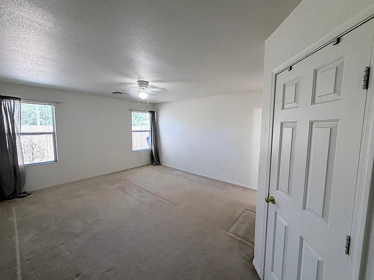 1106 S Fresno Ct — Photo 13