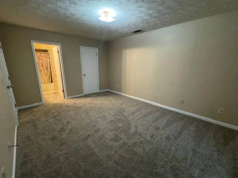 228 Hearthstone Dr — Photo 7