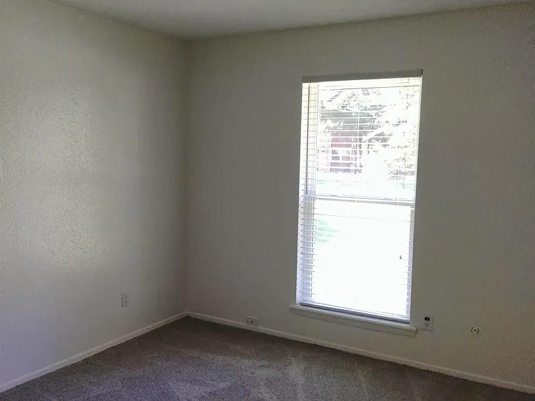 1408 Colonial Pkwy — Photo 12